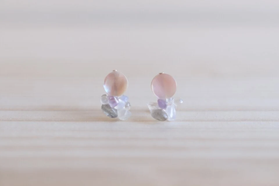 花ぐもり　ノンホールピアス — 写真1